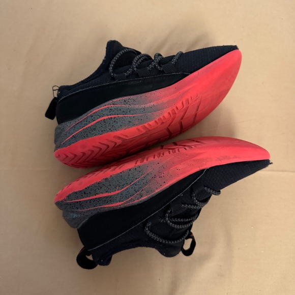 Puma‎ Toddler Boy's Black Red Athletic Running Shoes Sneakers Size 11 - Picture 4 of 7